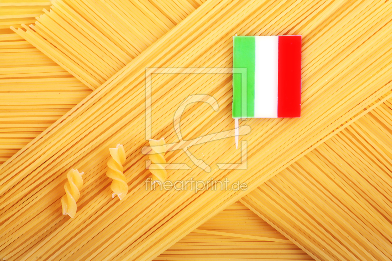 Bild-Nr.: 10484702 uncooked spaghetti with an Italian flag  erstellt von Klodiya