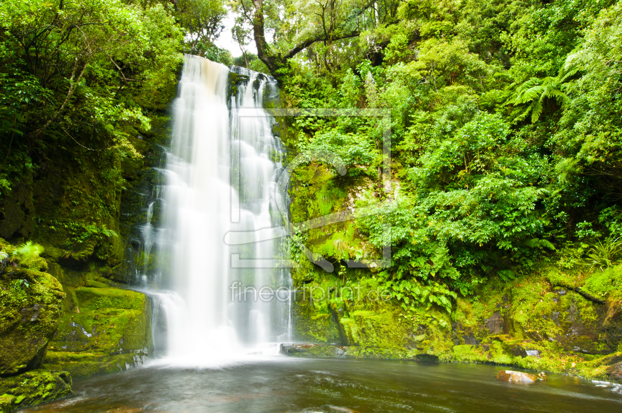 Bild-Nr.: 10832999 Wasserfall im Regenwald erstellt von 3523Studio
