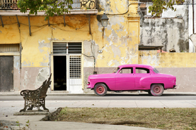 Pink Car in Havanna/9920240