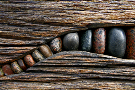 Steine in Holz/10026349