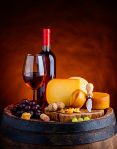 Bild-Nr: 11916770 Stillleben Rosewein mit Käse im Weinkeller Erstellt von: xfotostudio