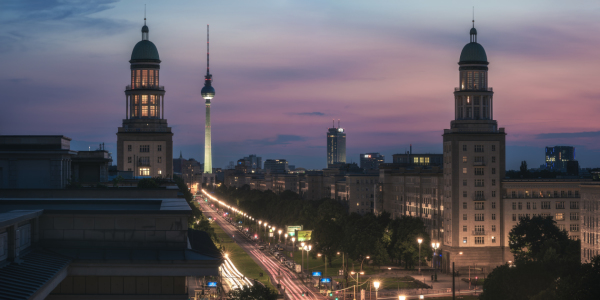 Bild-Nr: 11931885 Berlin - Karl Marx Allee Sunset Erstellt von: Jean Claude Castor