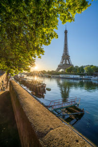 Bild-Nr: 12740070 Eiffelturm in Paris bei Sonnenaufgang Erstellt von: eyetronic